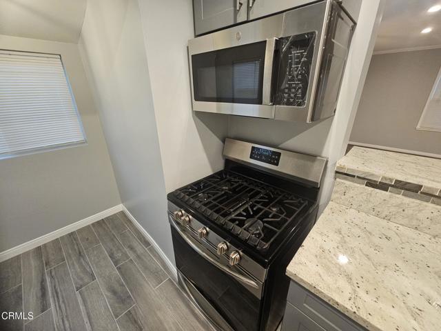 Building Photo - 530 N El Molino Ave