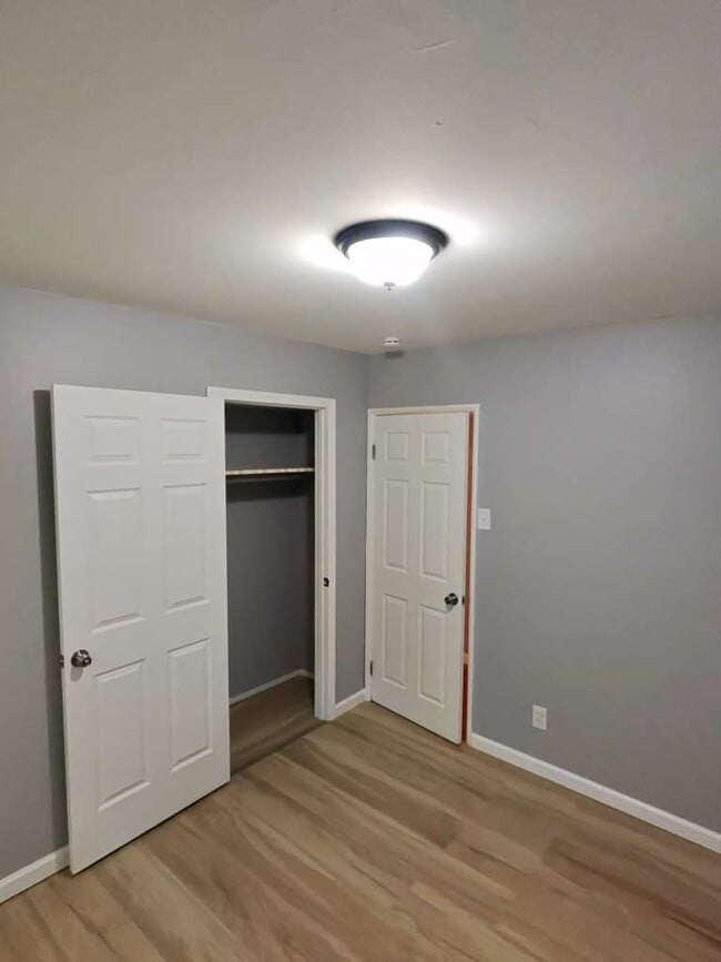 Building Photo - Freshly Updated Florissant Rental – Perfec...