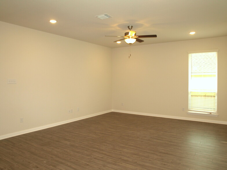 Building Photo - 4140 Aransas Dr