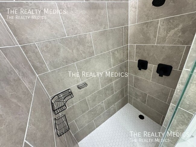 Building Photo - 2226 Rock Dr