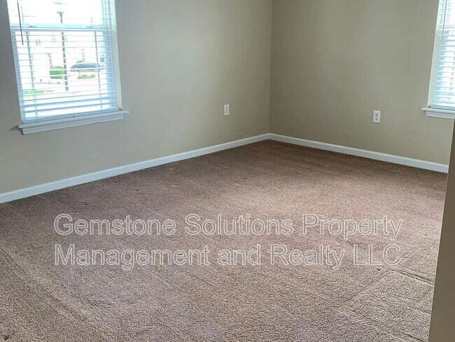 Building Photo - 2015 Lavender Ct