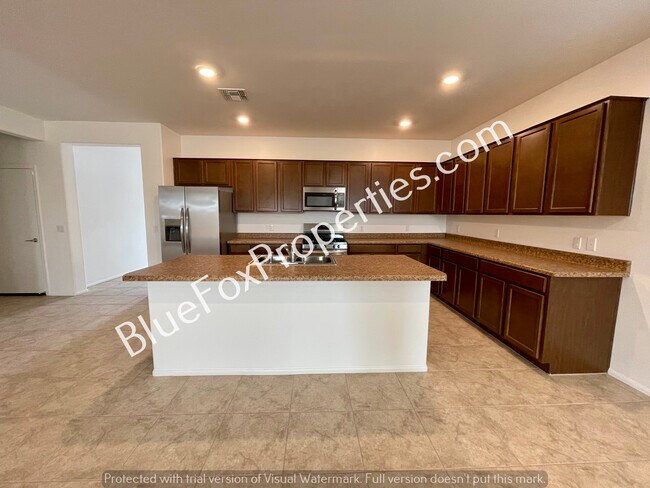 Building Photo - 6305 E Desert Peak Dr