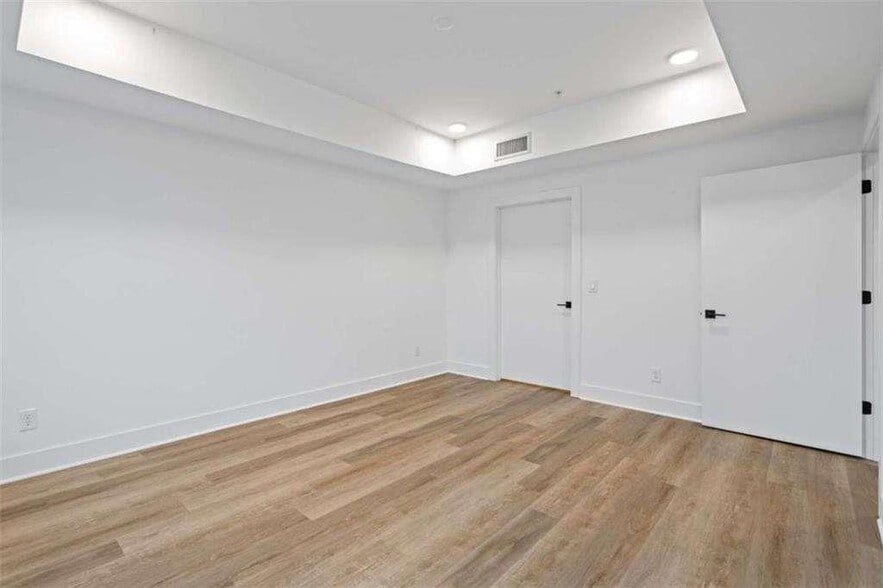 Building Photo - 346 Peters St SW