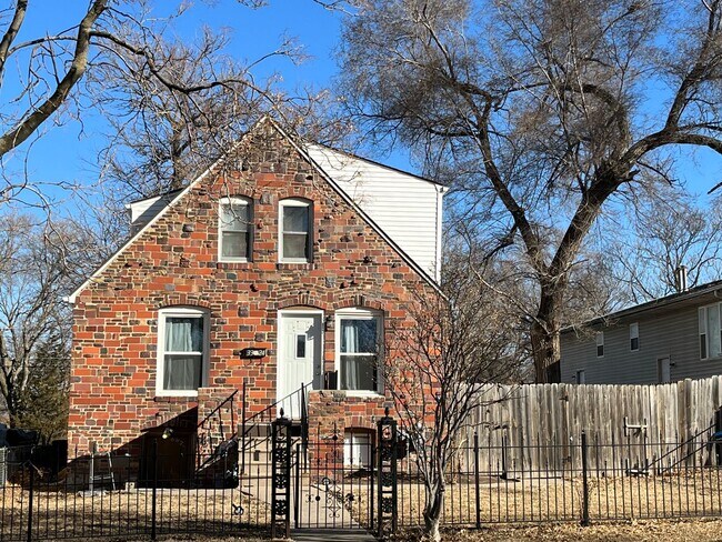Building Photo - 3324 P St