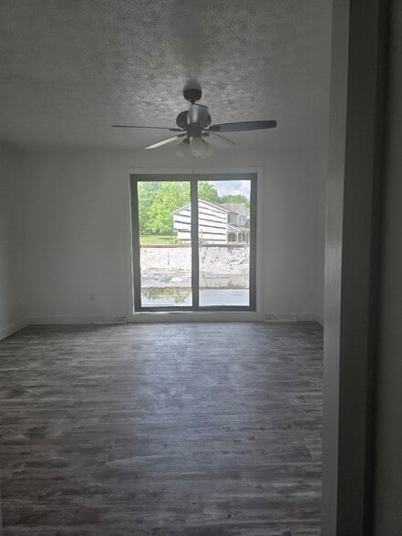 Building Photo - 3421 Burrwood Dr