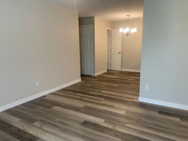 Building Photo - Downstairs 2 bed 2 bath brand new condo wi...