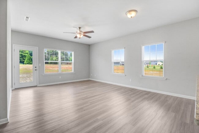 Building Photo - DRAKE ESTATES 3 BR | 2 BA Townhome w/ 2-Car Garage! *Built in 2023*