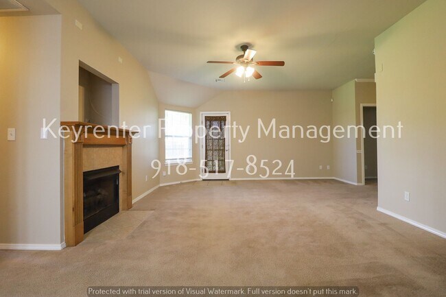 Building Photo - 3 Bed | 2 Bath in Collinsville!