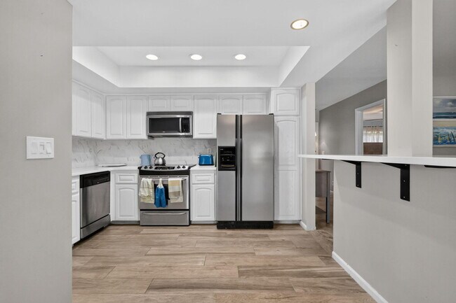 Building Photo - 213 Rio Vista Cir