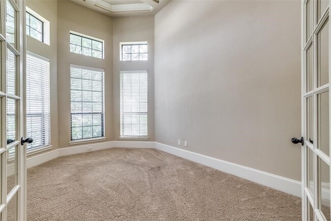 Building Photo - 27323 Piney Ranch Ln