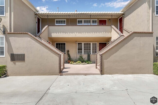 Building Photo - 8613 1/4 W. Olympic Blvd-