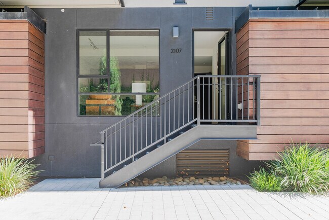 Building Photo - 388 Santana Row