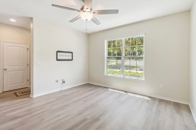 Building Photo - Beautiful 4/2.5 Townhome for Rent in Harmo...