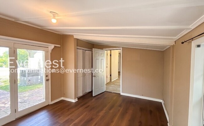 Building Photo - 5207 Evitt St