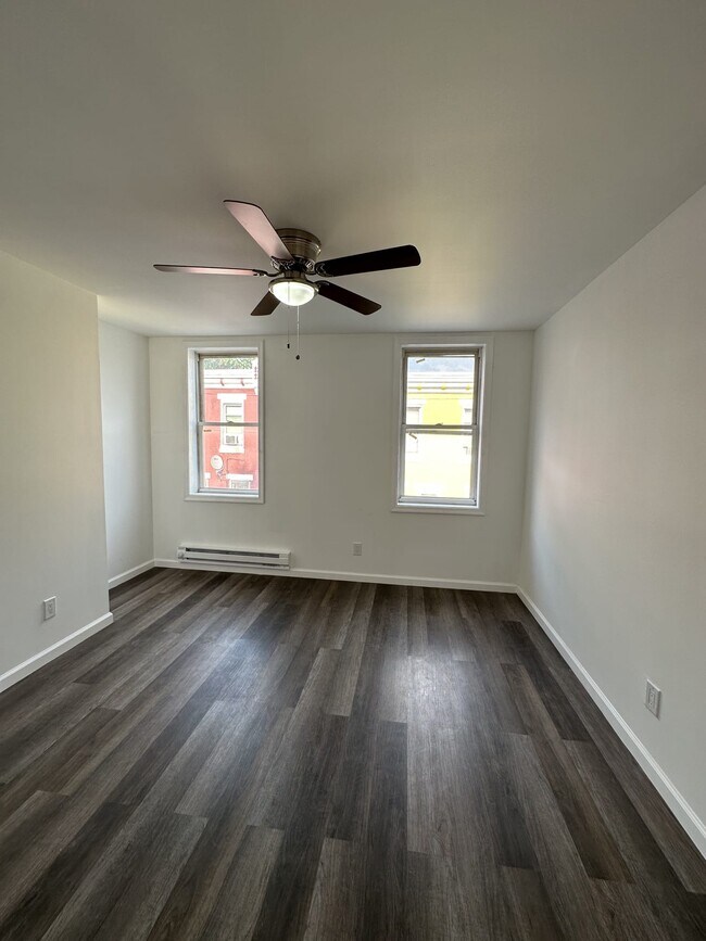 Building Photo - 2424 N Bancroft-