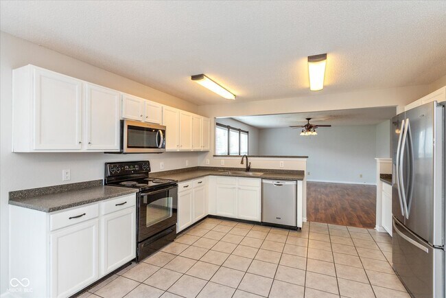 Building Photo - 2372 Cedarmill Dr