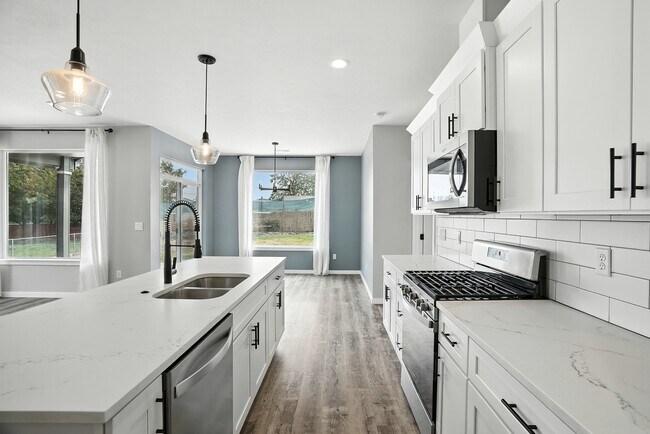 Building Photo - 3008 N Marguerite Rd