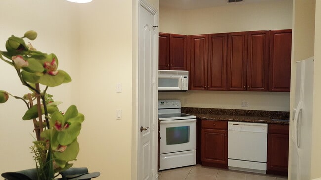 Building Photo - 1825 Bridgepointe Cir