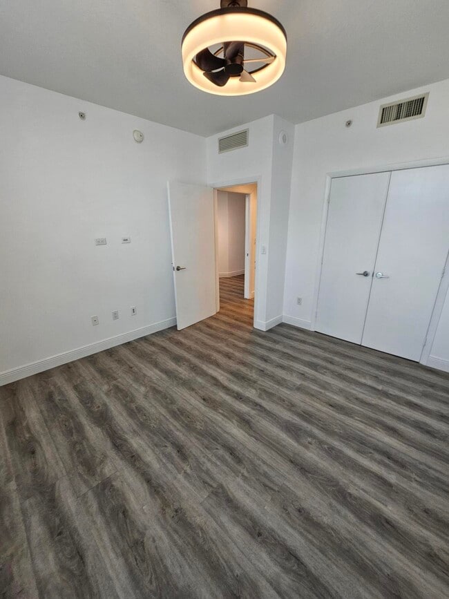 Building Photo - 550 Okeechobee Blvd