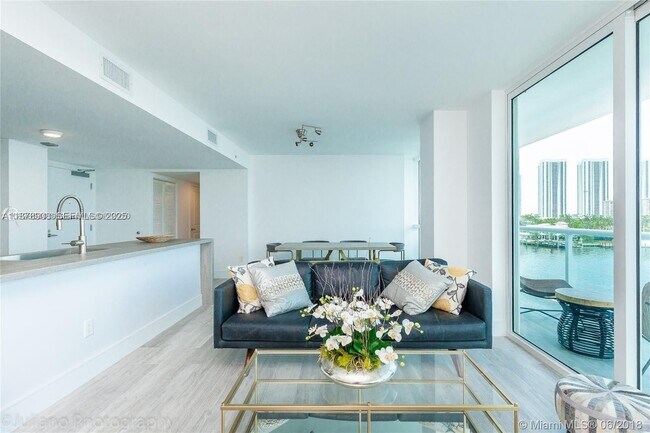 Building Photo - 400 Sunny Isles Blvd