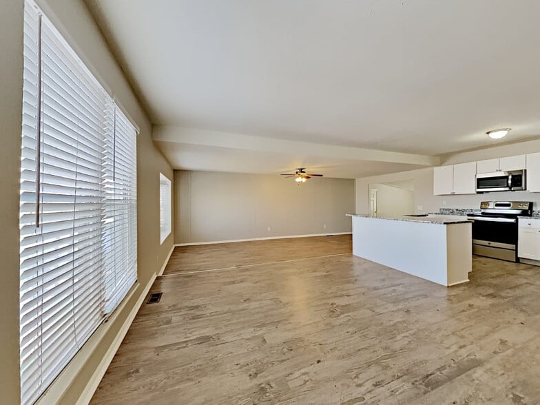 Building Photo - 4170 S Fraser Cir