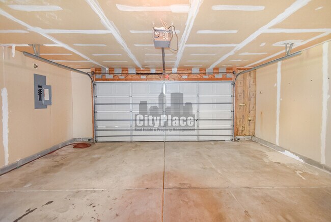 Building Photo - 4617 Welton St