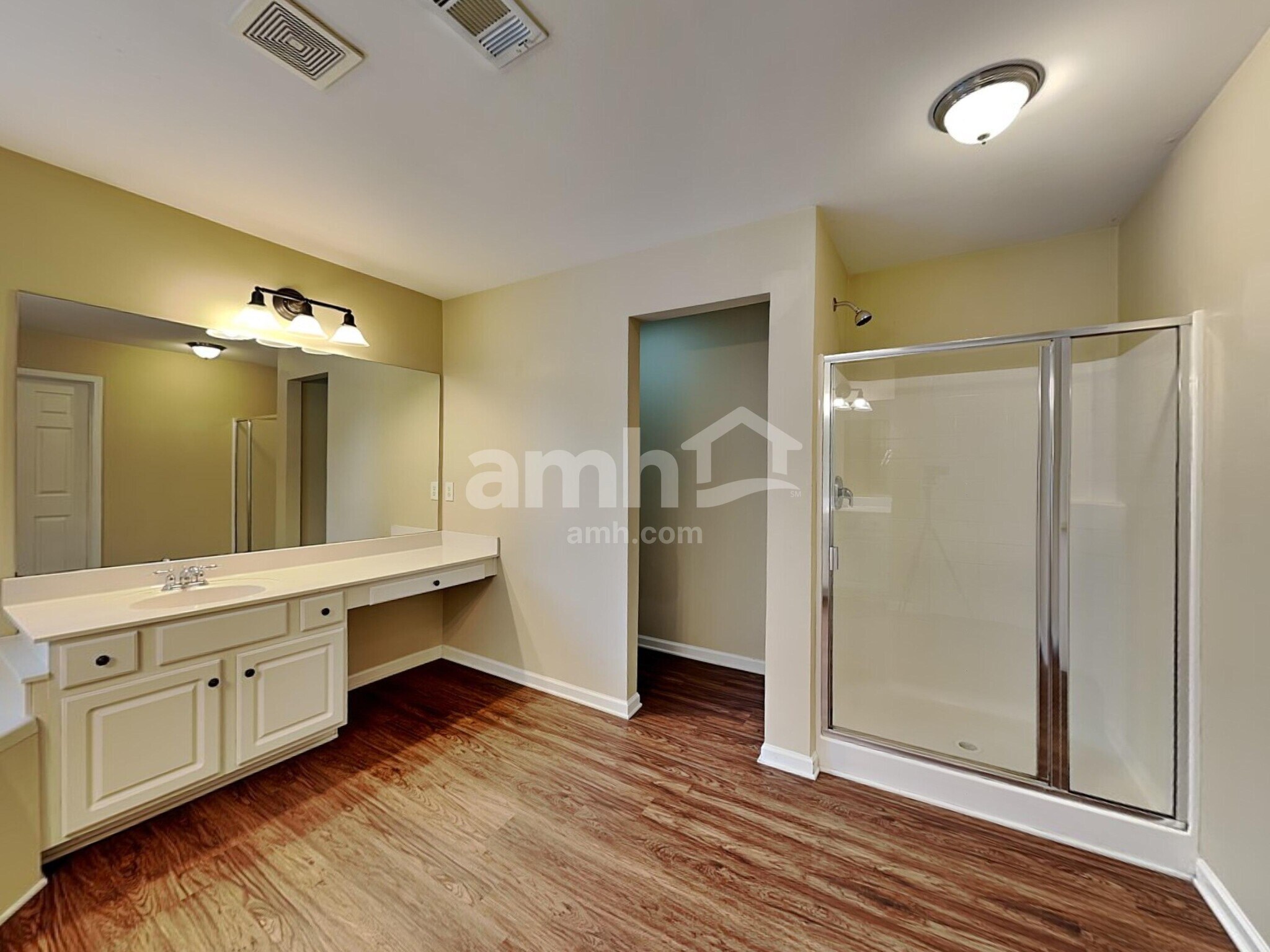 Building Photo - 302 Forest Bend Dr