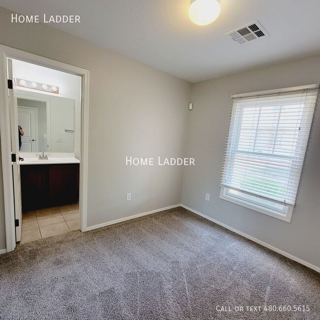 Building Photo - 1369 S Sabino Dr