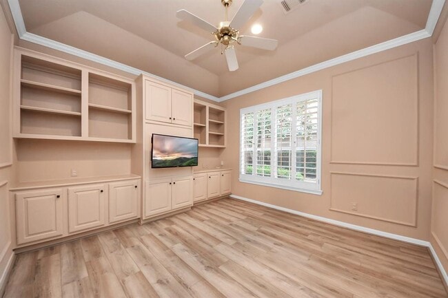 Building Photo - 39 Wild Meadow Ct