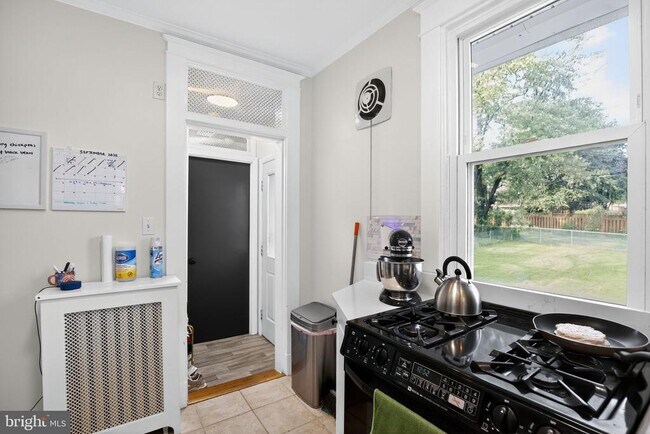 Building Photo - 4512 White Ave