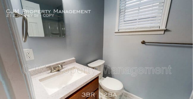 Building Photo - 212 Romney St
