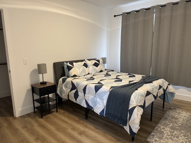 Building Photo - Available Furnished or Unfurnished