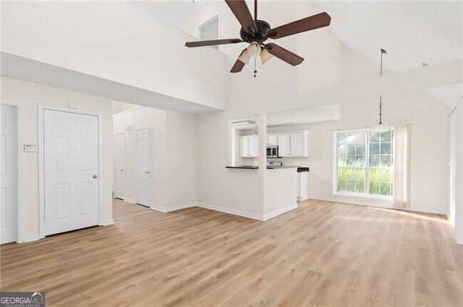 Building Photo - 1090 Norwalk Trce