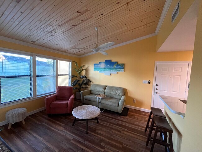 Building Photo - 4033 Crockers Lake Blvd