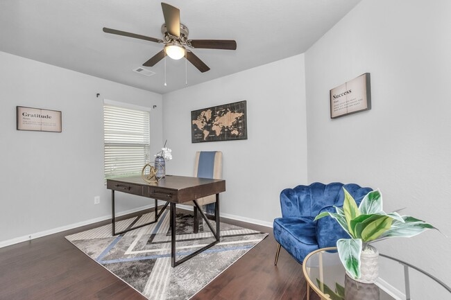 Building Photo - 2411 Zephyr Ln