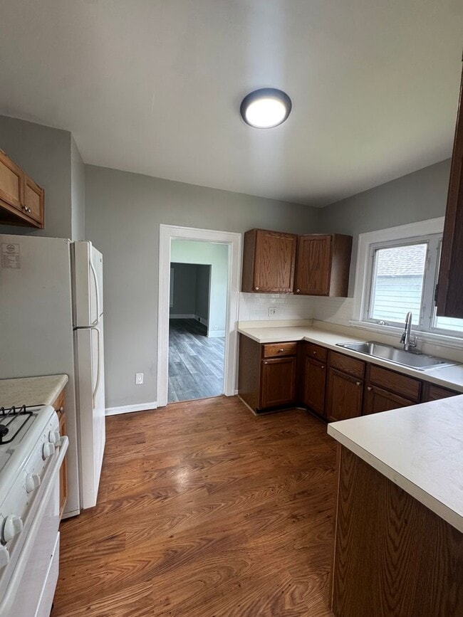 Building Photo - Beautiful 2-bedroom house for Rent in Lansing, IL VAILABLE NOW!!