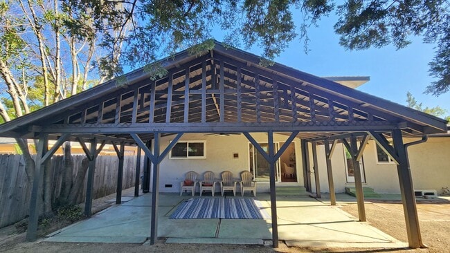 Building Photo - 7021 Wilshire Cir
