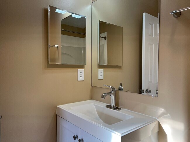 Building Photo - 1412 Nestlewood Ct