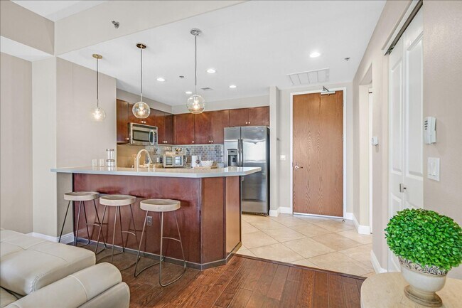 Building Photo - Designer Furnished Beauty at One Las Vegas!