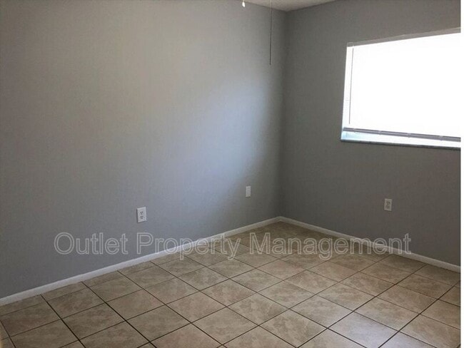 Building Photo - 700 Trailwood Dr