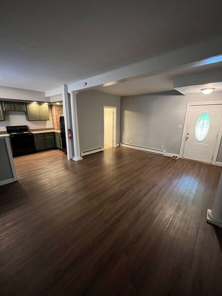 Living Room - 26 Summer St