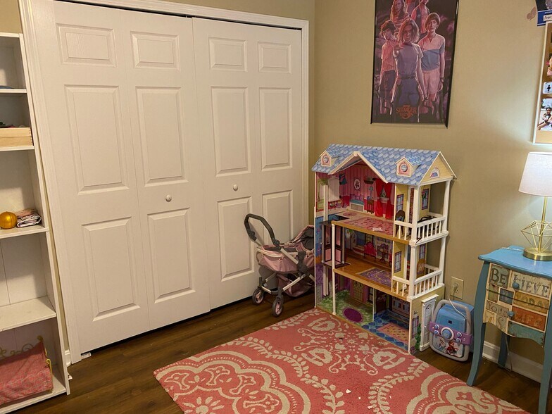 Building Photo - 1817 Washington Blvd