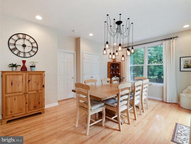 Building Photo - 27 Bodine Dr