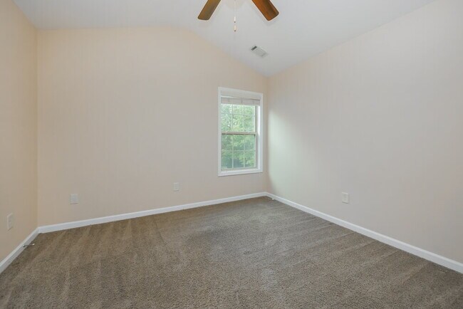 Building Photo - 390 Cliffhaven Cir