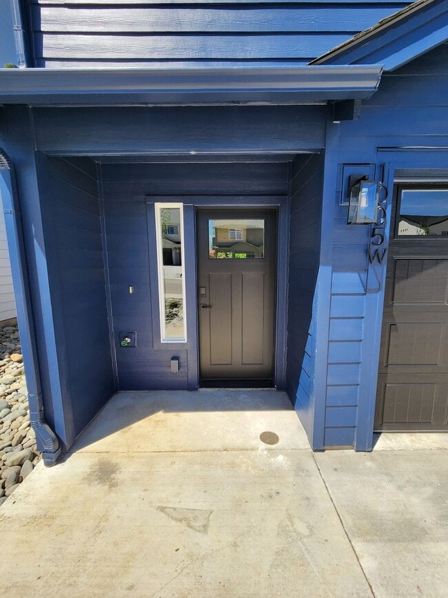 Building Photo - 3 Bedroom 2.5 Bath in Winlock