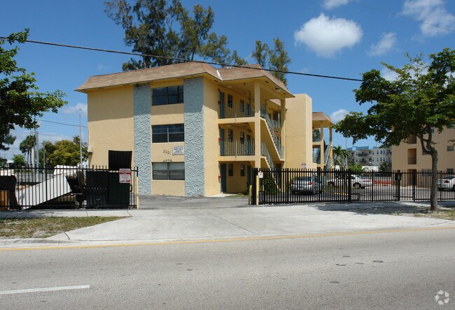 2621 NW 135th St - Waterway Apartments