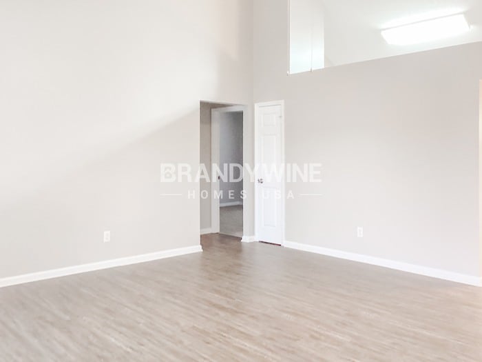 Building Photo - 2218 Pleasant Dale Dr