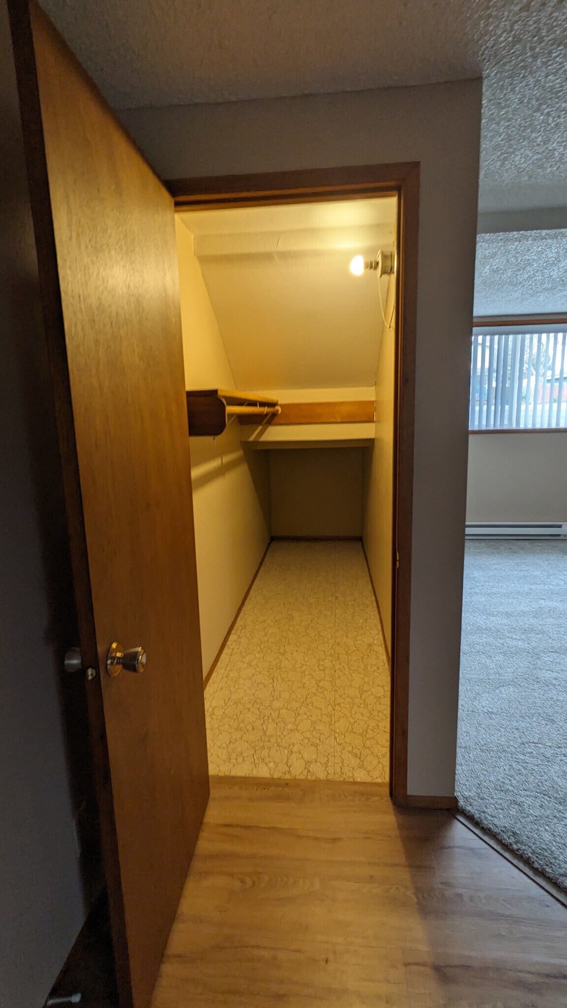 Storage - 1072 Mitchell Ave