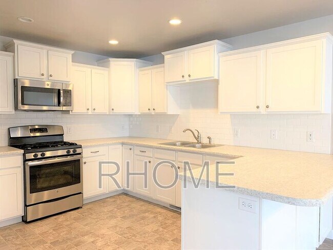 Building Photo - 14257 South Side Hill Ln