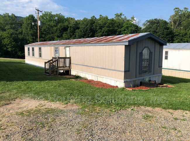 Primary Photo - 196 Cox Ln